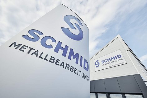Außenaufnahme des Schmid Metallbearbeitung Firmengebäudes in Kressbronn