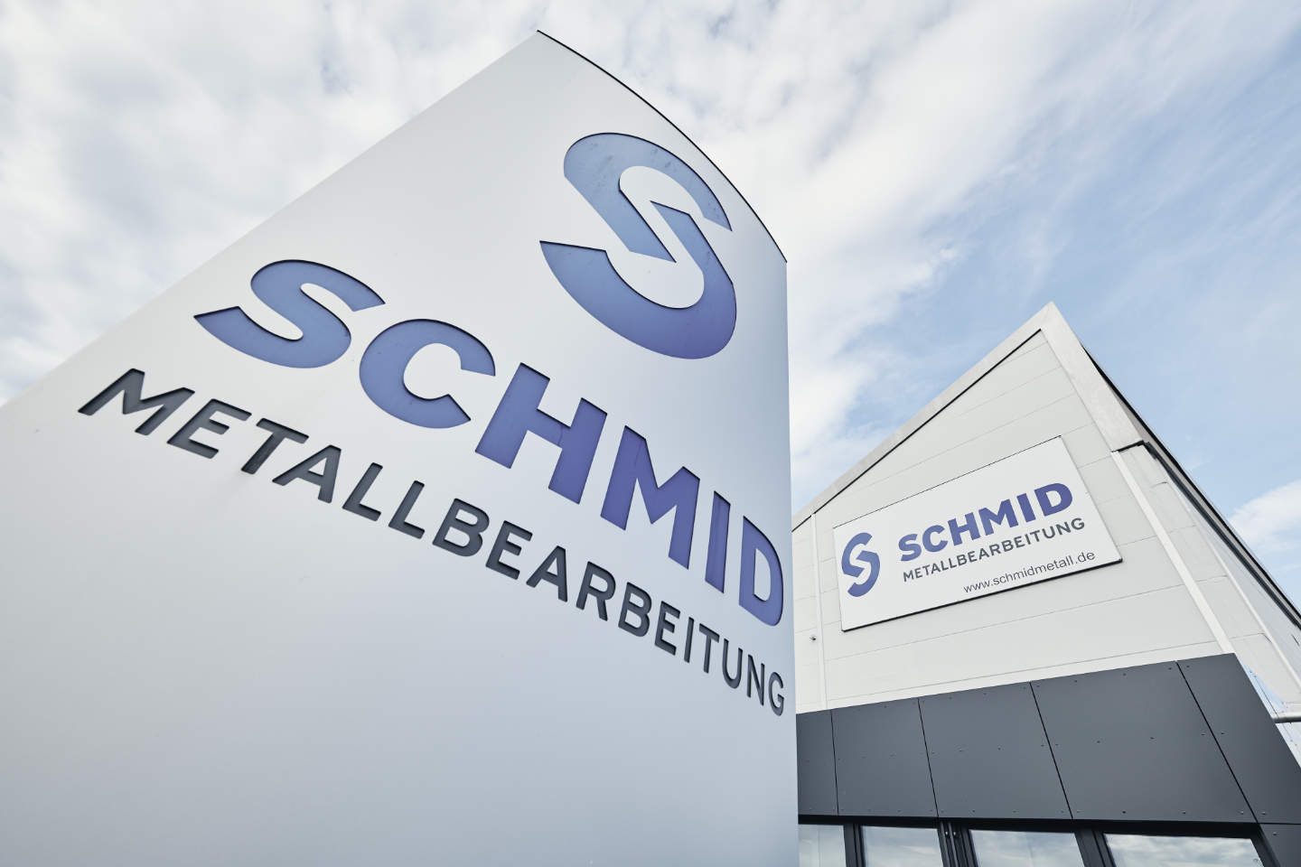 Schmid Metallbearbeitung Kressbronn Außenaufnahme des Schmid Metallbearbeitung Firmengebäudes in Kressbronn